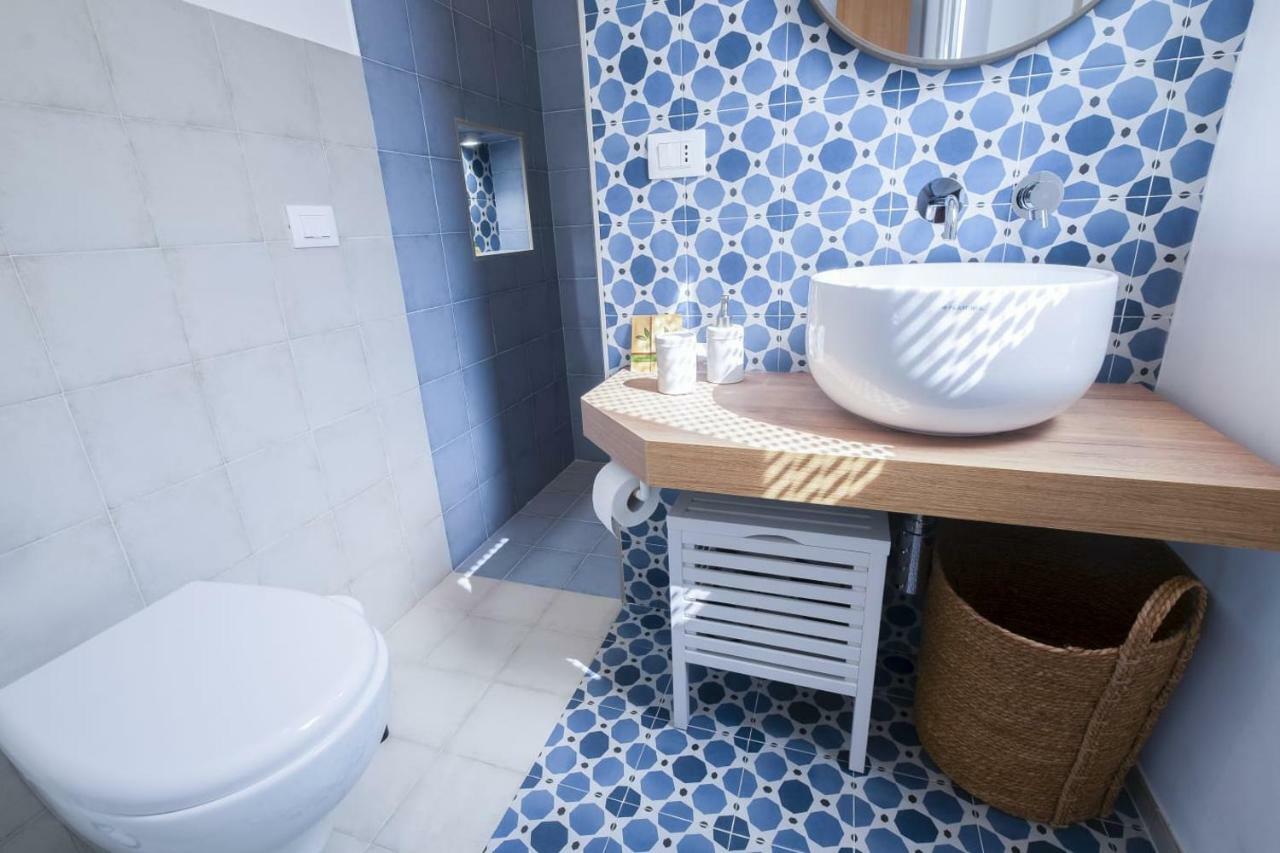 Casa Capasa Mare - Self Check in Apartment Bari Bagian luar foto